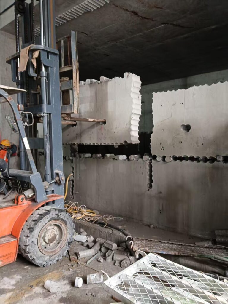 mmexport1764159741976